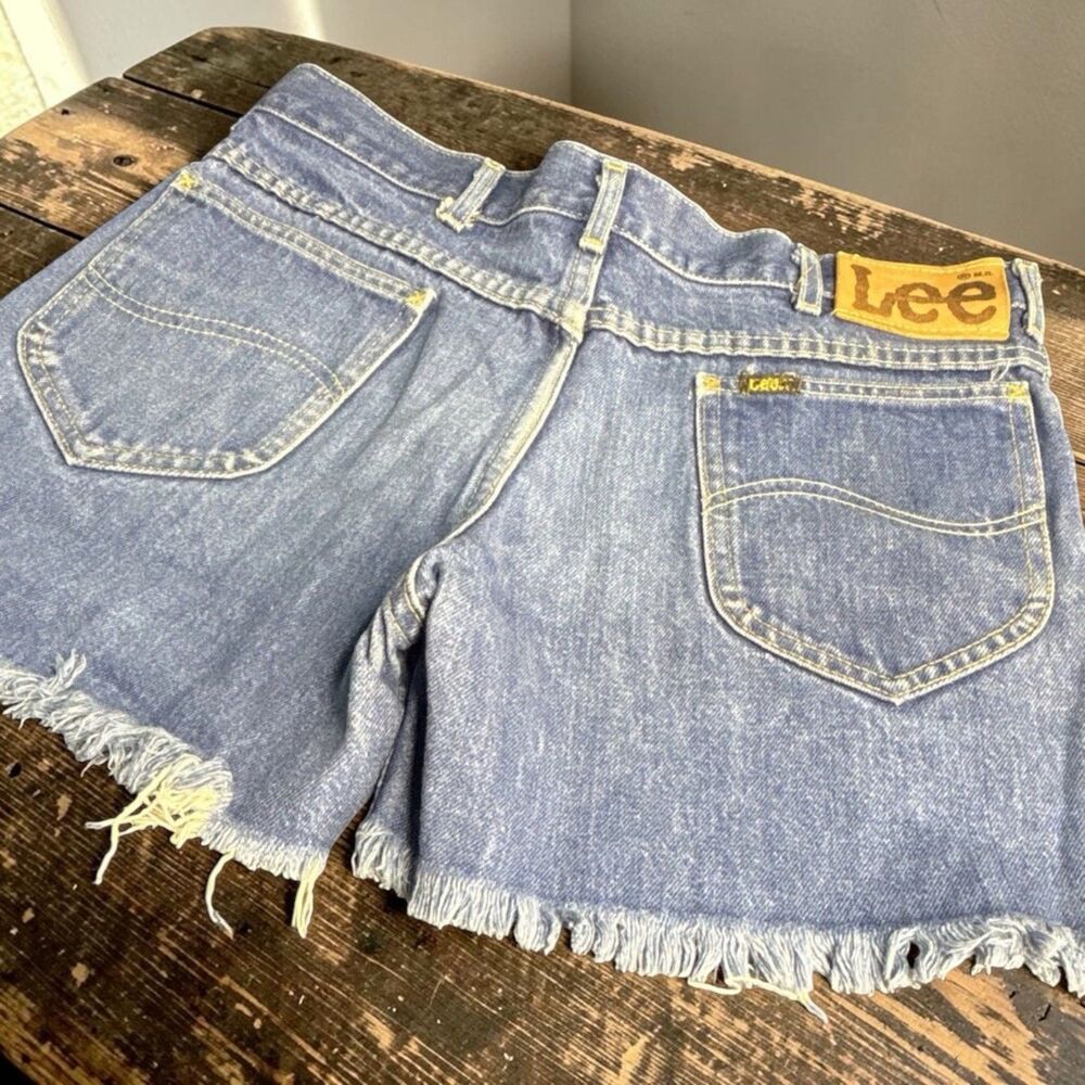 Vtg 80s Lee Denim Cut Off Shorts Size32 Made in USA Union Frayed Jean Jorts Blue